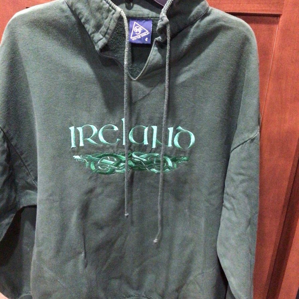 Wek the World 2 (xl-2xl) Cotton Embroidered Ireland Y2K Sweatshirt Vintage